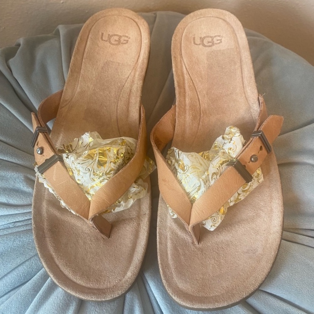 💕UGG SELA FLIP FLOPS💕